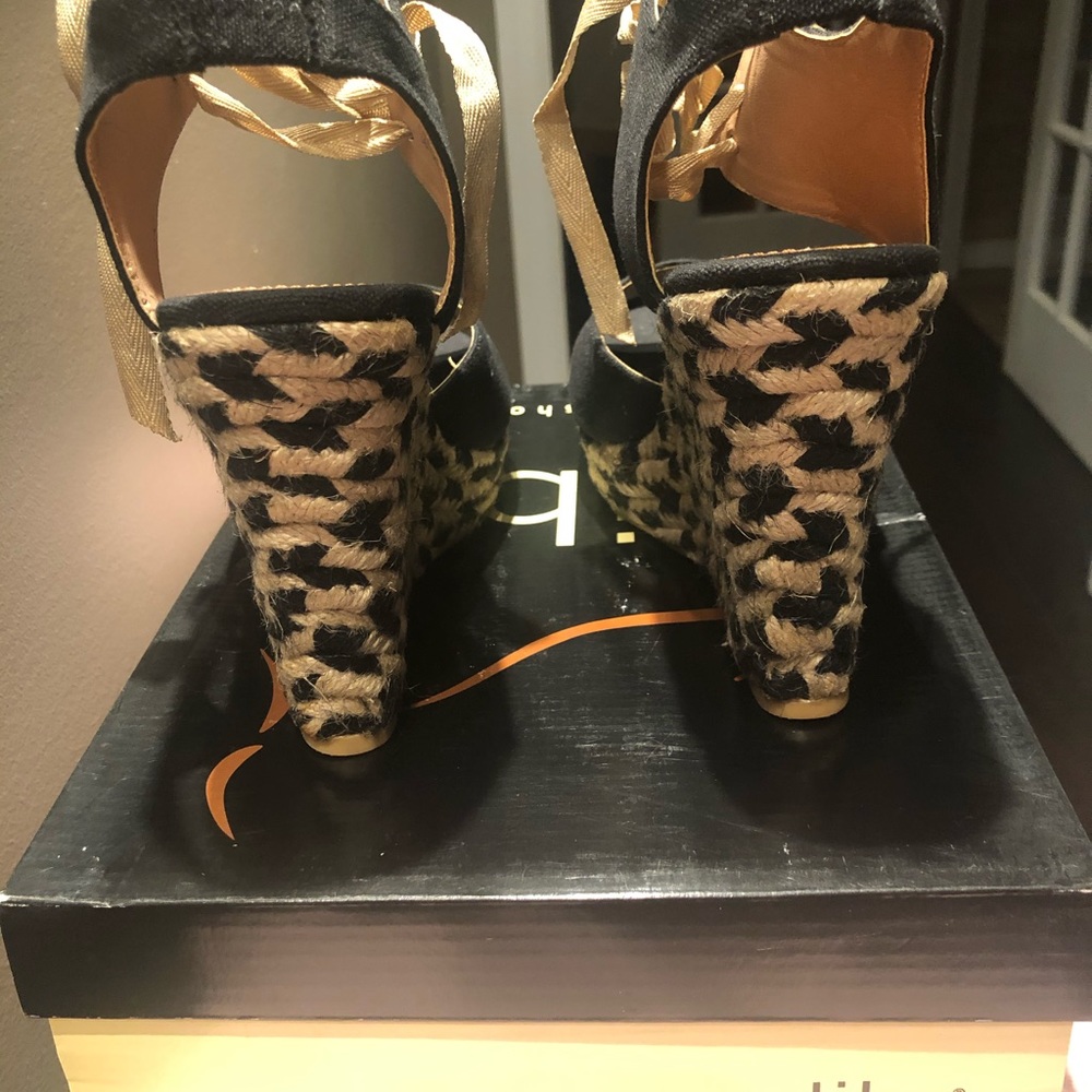 “NEW” Diba Wedges - Picture 3 of 3